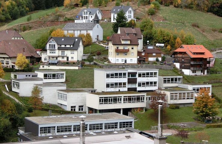 Schule und Kindergarten